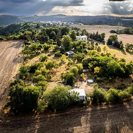 Tiny House - V Rezi U Prahy Apartamento